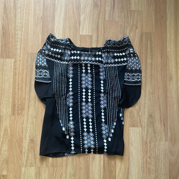 BCBGMAXAZRIA Maye Tribal Pattern Top size XS - Picture 2 of 3